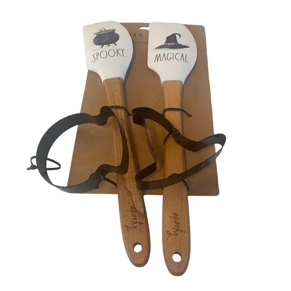Rae Dunn Halloween Themed Spatula & Cookie Cutter Set.